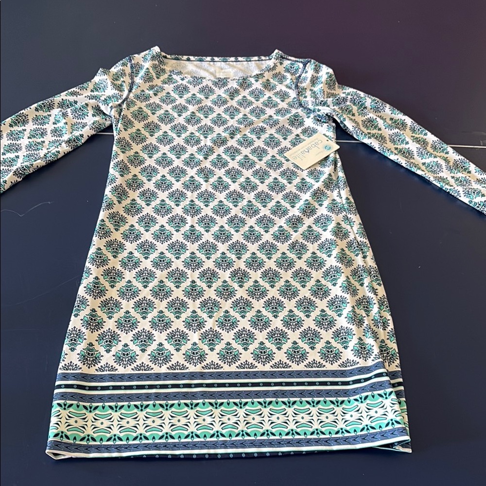 Cabana Life White and Green Sheath Dress Long Sleeve Scoop Neck